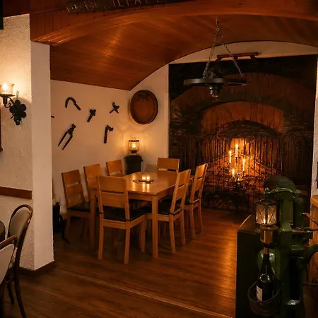 Weingut Alfons Kuhnen & Sohn Apartment